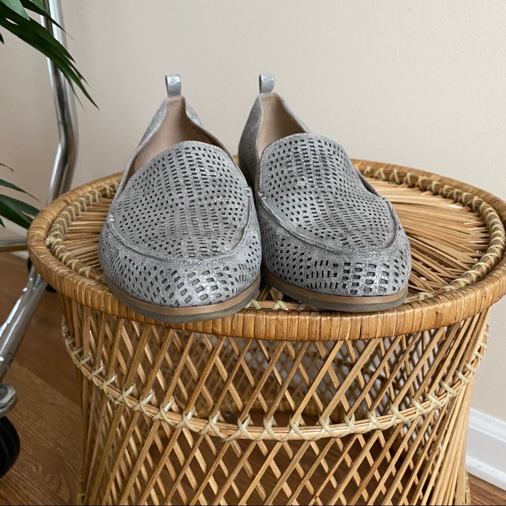 Crown Vintage Pewter Perforated Loafers 6 - Picture 4 of 10